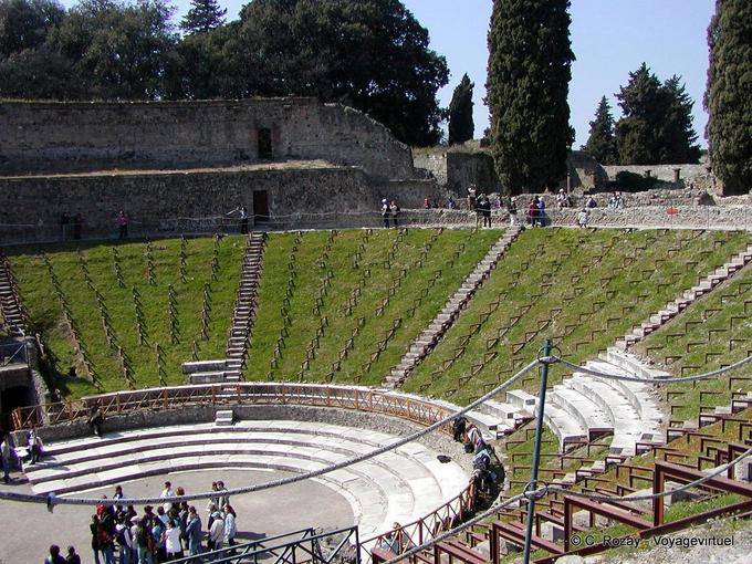 Pompei Theatre 90