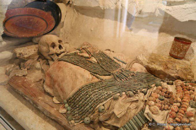 Campeche Museo Archeologia Maya Tombe 13 :: Mexico