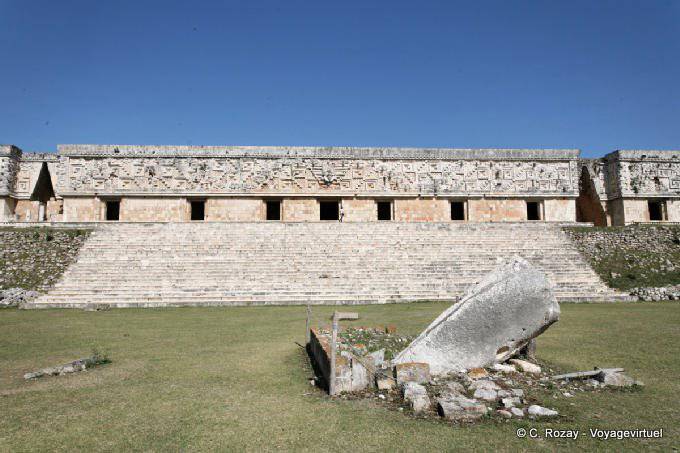 Uxmal Monolithe De La Picota 1 :: Mexico