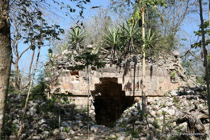 Uxmal Structure Cachee 84 :: Mexico