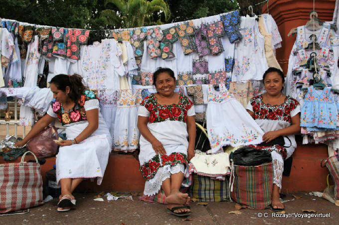 Valladolid Brodeuse Artisanat Local 1 :: Mexico