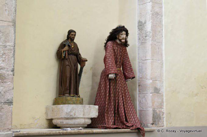Valladolid Catedral Statues 5 :: Mexico