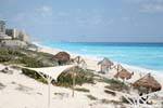 cancun playa delfines 11