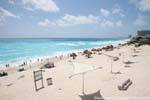 cancun playa delfines 14