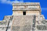 chichen-itza-castillo-pyramide-kukulkan-temple-superieur