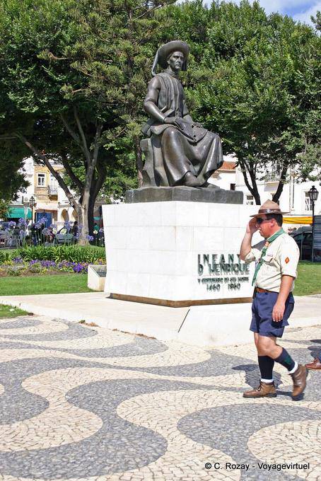Pra&ccedil;a Infante D. Henrique Scout lagos 0789