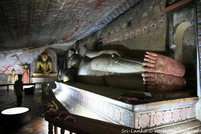 Des pieds à la tête Dambulla Raja Maha Vihara 17 Sri Lanka