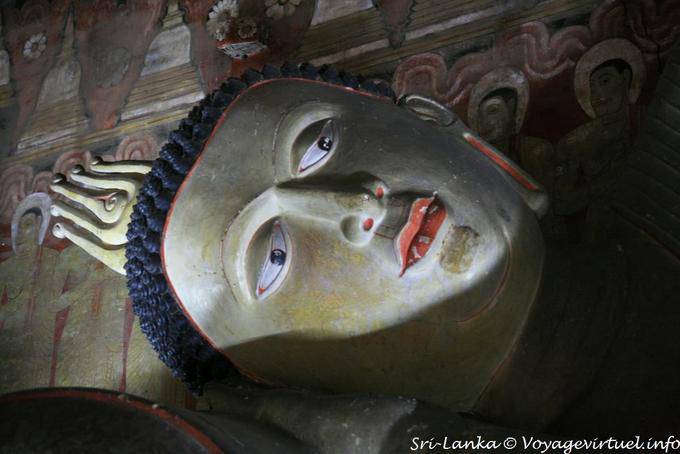 Tête de boudha couché Dambulla Raja Maha Vihara 20 Sri Lanka