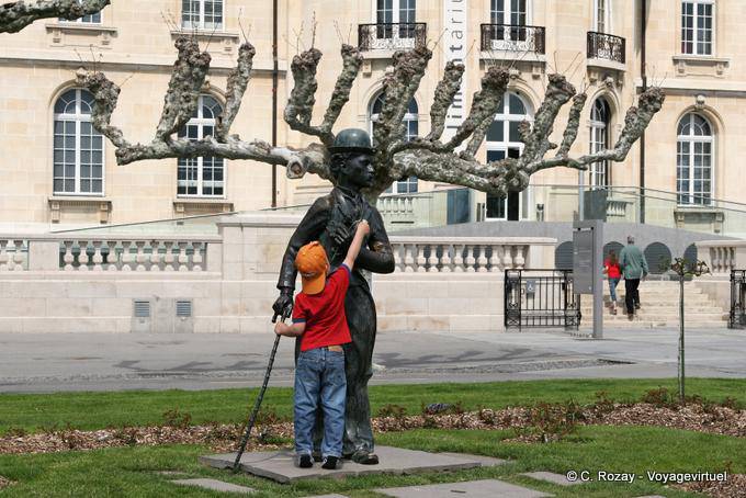 Statue de Charlie Chaplin Vevey Suiza 60