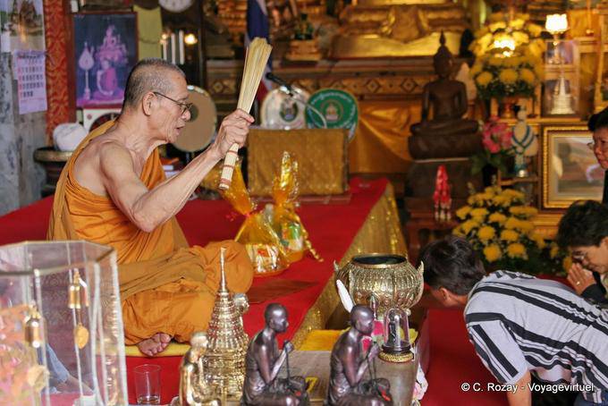 chiang-mai_Wat-doi-suthep-323