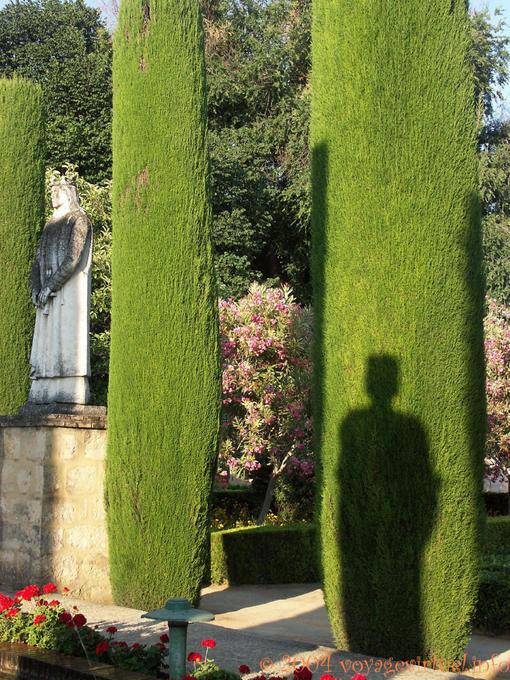 Sombra Real sobre Topiary, Alcázar de Córdoba - España