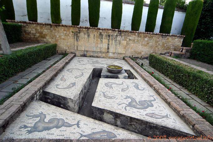 Mosaicos en el jardín, Alcázar de Córdoba - España