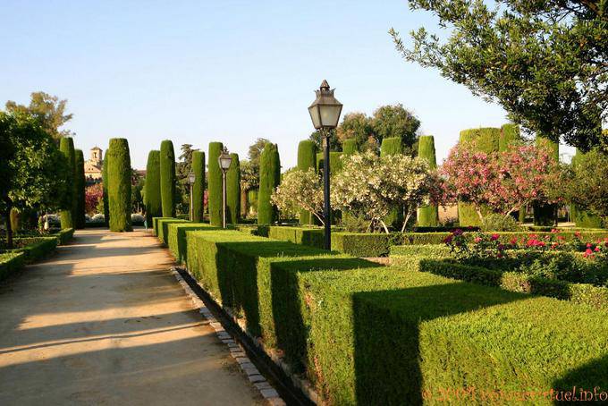Caminar a través de los jardines, Alcazar Córdoba - España