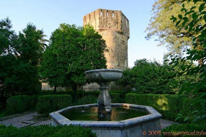 Fuente en la torre, Alcázar de Córdoba - España