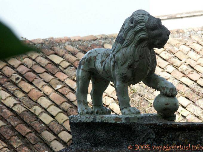 Jardines Altos. Puerta de Los Leones. Detalle, la Alhambra de Granada Generalife - España