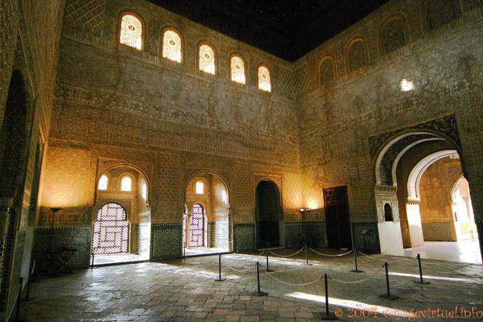 El Salón de los Embajadores, Alhambra nazarí de Granada - España, Andalucia