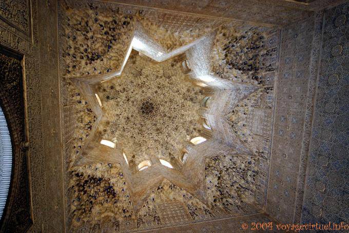 El Salón nazaríes arquitectura Abencerrajes de la Alhambra nazarí de Granada - España