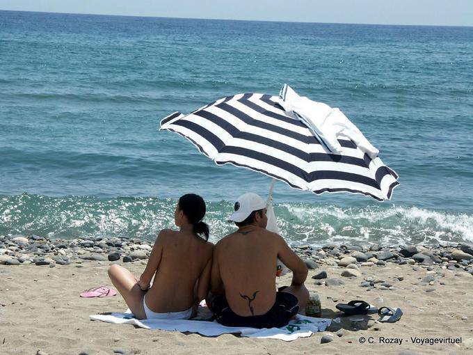 Bajo el paraguas, Cabo de Gata - España, Andalucia