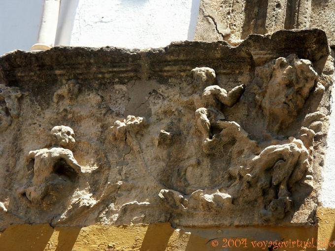 Imps lleva en una pared, Córdoba - España, Andalucia