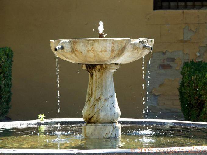 Gotas de agua sobre el mármol, Córdoba - España, Andalucia