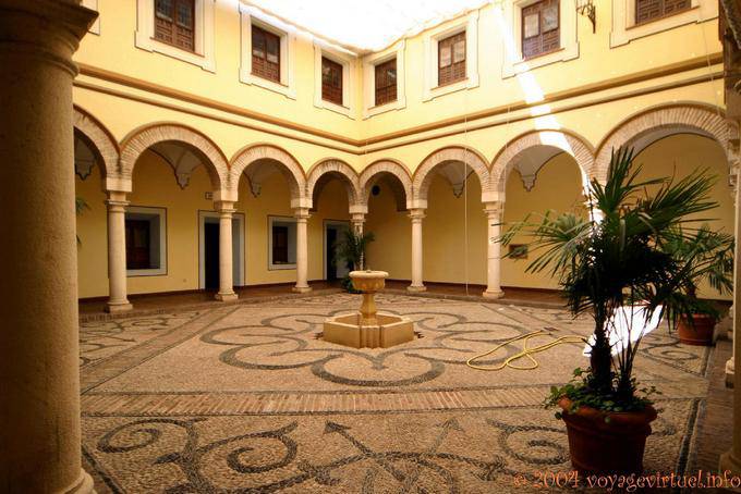 Maravillas Patio de Palacio Episcopal, Calle Torrijos Córdoba - España, Andalucia