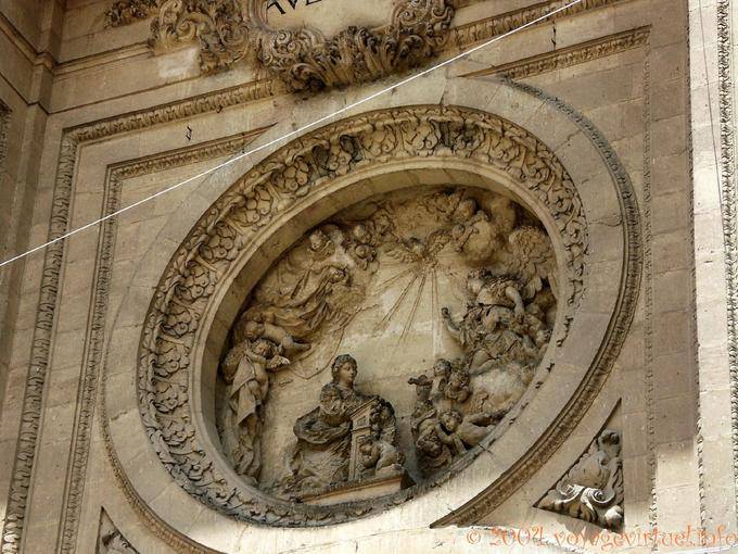 Arrodillado en el círculo, Granada - España