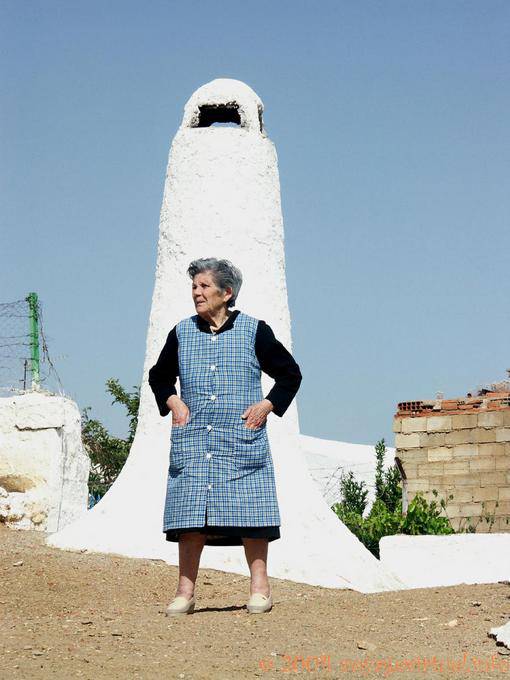 Guadix: El viejo delante de la chimenea - España