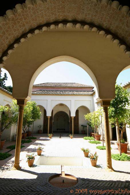 Uno de los patios de la Alcazaba, Málaga - España, Andalucia
