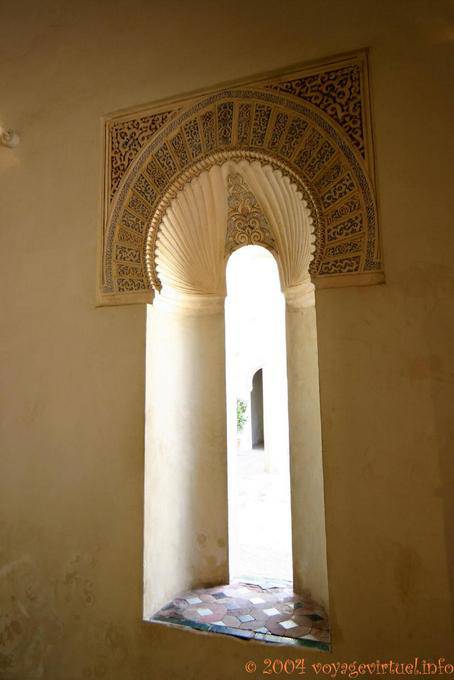 Arquitectura militar de belleza de la época taifa, Alcazaba, Málaga - España, Andalucia
