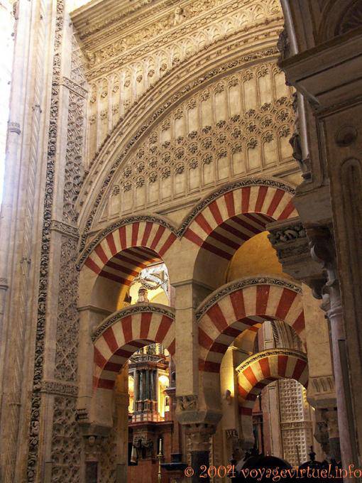 Integración de la catedral en la mezquita original, Mezquita de Córdoba - España, Andalucia