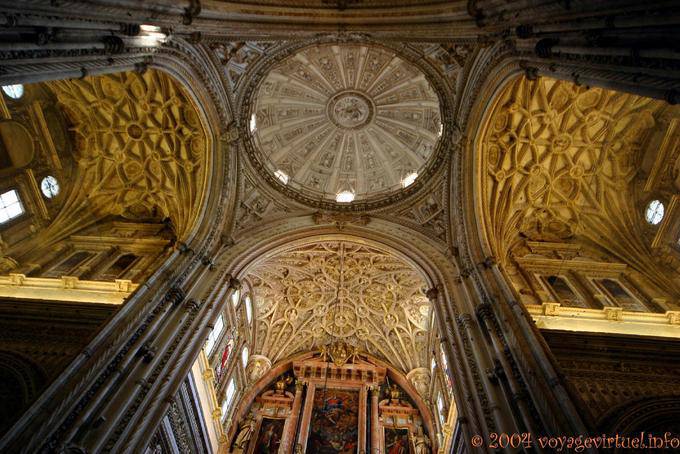 Techos y cúpula, El Crucero Catedralicio, Mezquita de Córdoba - España, Andalucia