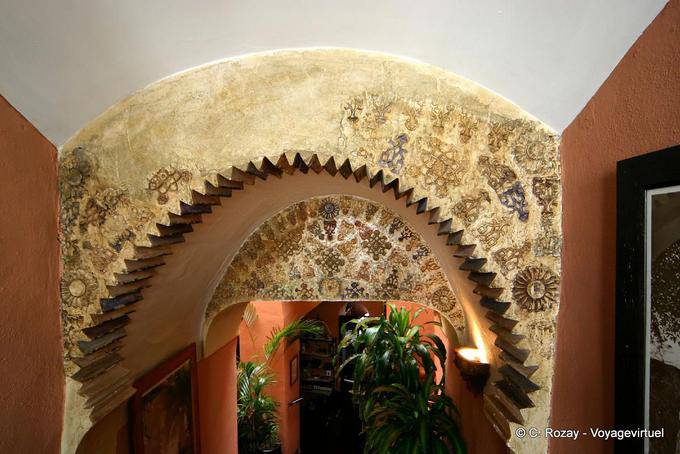 Entrada mora a un restaurante, Ronda - España, Andalucia