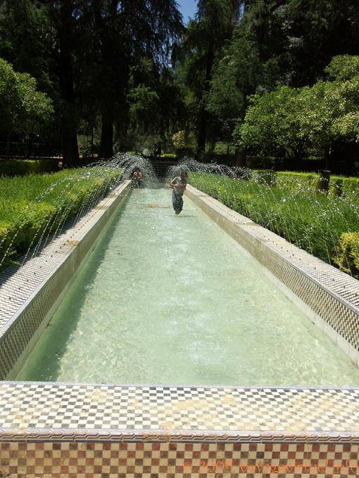 Nadar en el Parque de María Luisa, Sevilla - España
