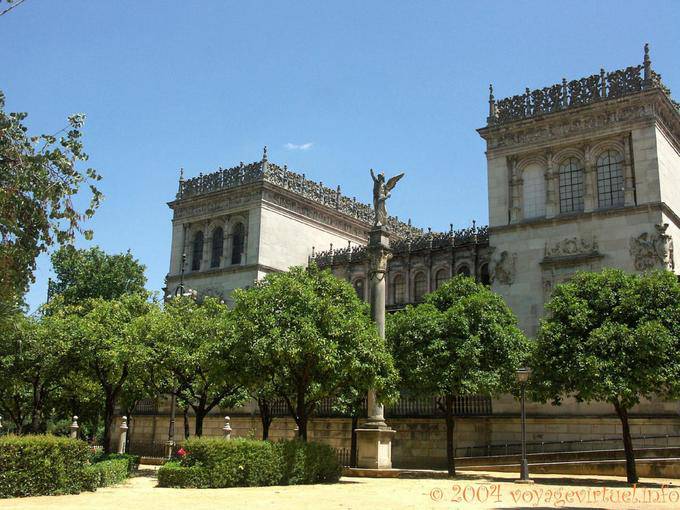 El Pabellón Real, entre Plaza América y el Parque de María Luisa, Sevilla - España