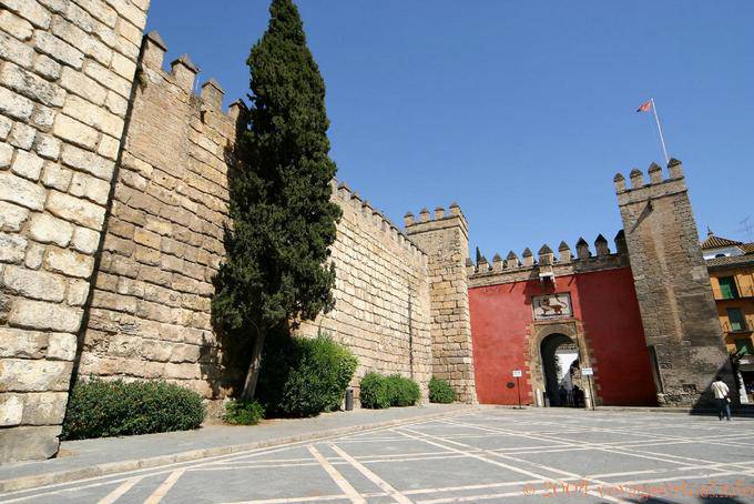 Puerta del León, entrada, El Real Alcázar de Sevilla - España