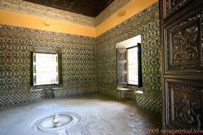 Tapiz compuesto por azulejos, Sevilla Alcázar - España