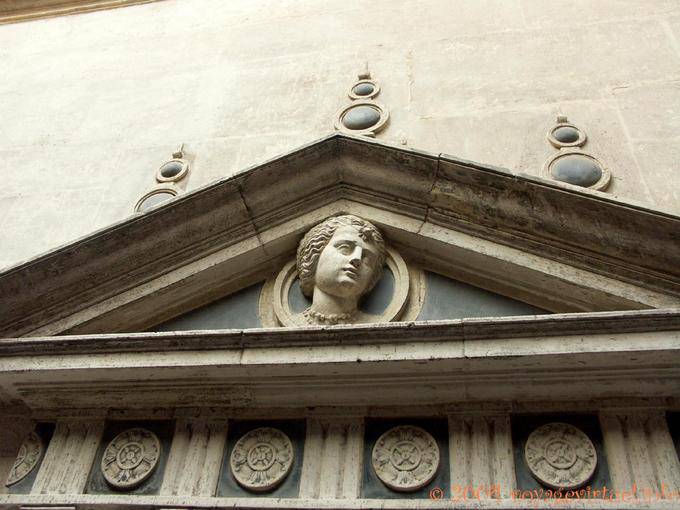 Linda fachada, la catedral de Sevilla - España