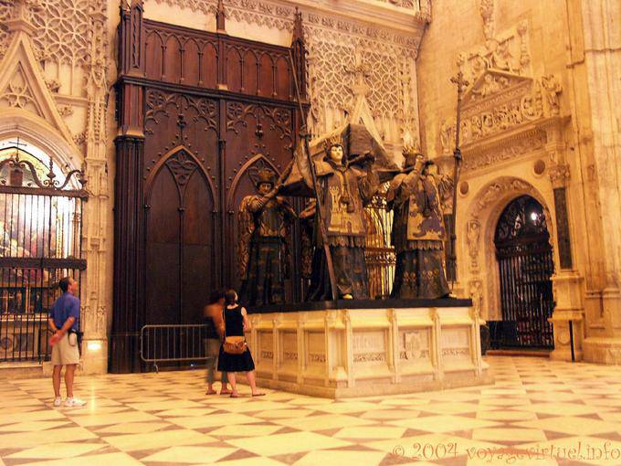 Tumba de Cristóbal Colón, la Catedral de Sevilla - España
