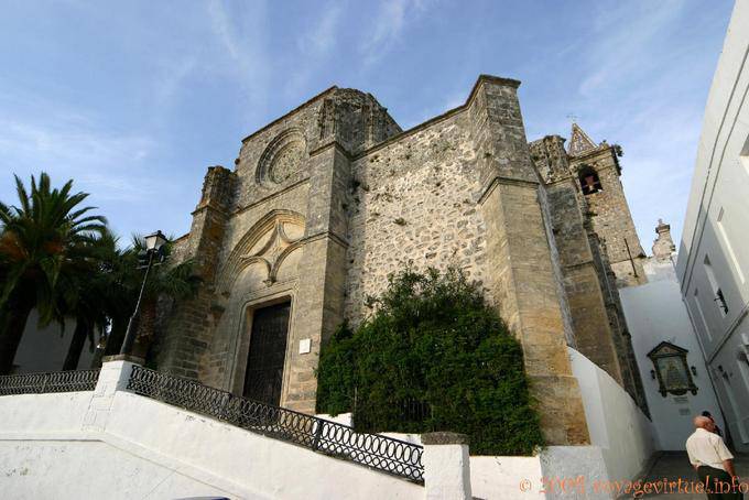 Entrada principal de la Parroquia del Divino Salvador, Vejer de la Frontera - España