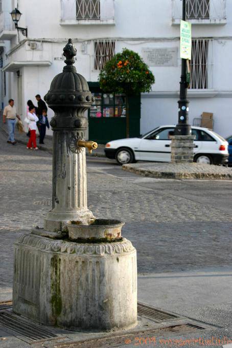 Pequeña fuente de agua potable, Vejer de la Frontera - España