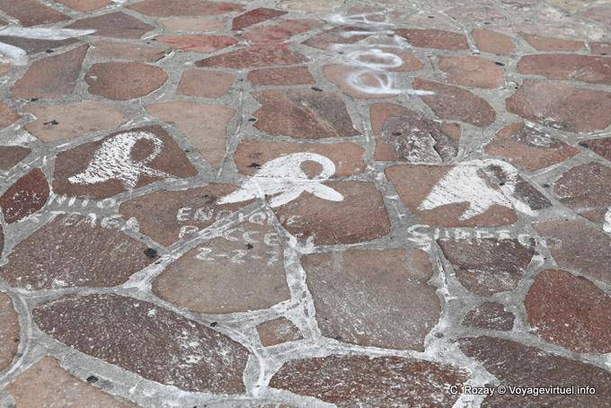 Los pañuelos blancos, la memoria de los caídos, Bariloche - Argentina