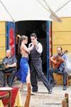 La Boca, tango, guitarra y bandoneón en Magallanes, Buenos Aires, Argentina.
