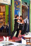 La Boca, tango antes del restaurante Nonno Bachicha, Magallanes, Buenos Aires, Argentina.