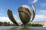 Flower escultura de acero inoxidable, Plaza de las Naciones Unidas Floralis Generalis, Buenos Aires, Argentina.