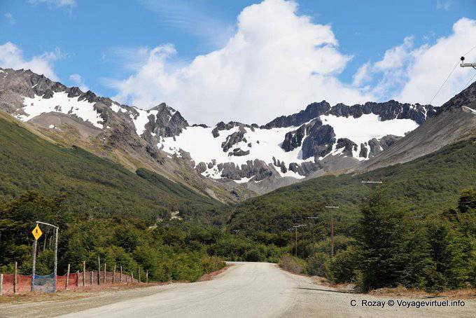 Senderismo partida para el Glaciar Martial, Ushuaia - Argentina