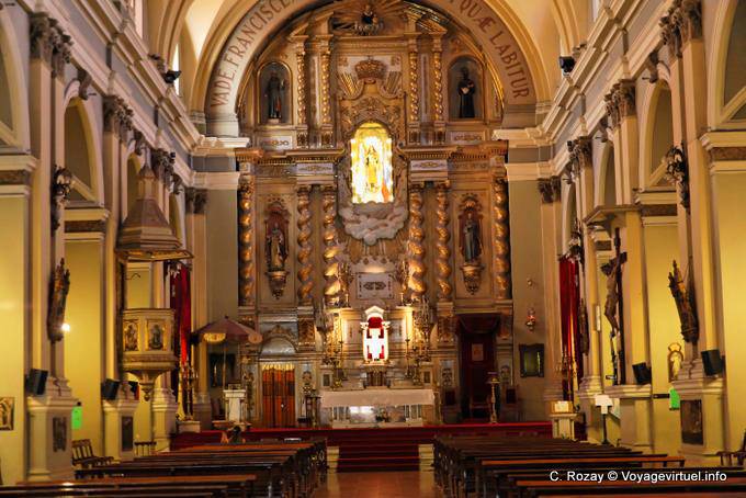 Autel (un peu flou !), Mendoza Basilica San Francisco - Argentina