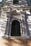 Neoplateresco Estilo para esta ventana Mercantil Andina, Plaza San Martín, Mendoza, Argentina.