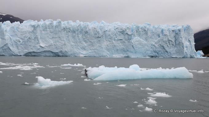 Mini flotante icebergs, Glaciar Perito Moreno, El Calafate - Argentina