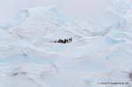 Grupo de turistas en mini-trekking, Glaciar Perito Moreno, El Calafate, Argentina.