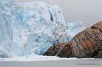 Punto de ruptura en la roca de la península de Magallanes, Glaciar Perito Moreno, El Calafate, Argentina.